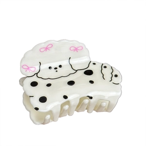 Pince à cheveux chien blanc en acrylique avec nœuds roses et pois noirs pour femmes