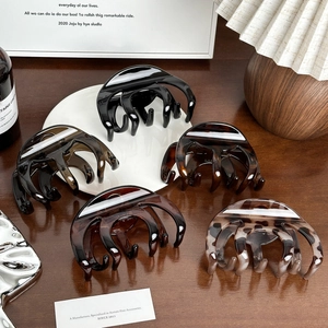Large Hair Claw Clip Minimalist Marbled Tortoiseshell Strong Hold Shark Clip For Women Fashion Versatile Hair Accessories