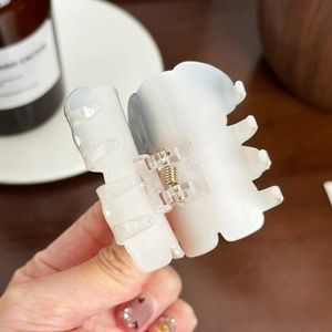 Elegante molletta per capelli effetto marmo bianco con molla dorata per acconciature