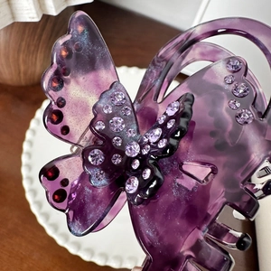 Pince à cheveux papillon en acétate violet avec strass et effet dégradé élégant
