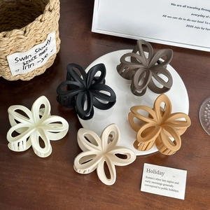 Frosted Plumeria Flower Hair Claw Clips Large Matte Shark Clips Elegant Hair Accessories For Women Thick Hair Styling Tools