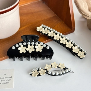 Pince à Cheveux en Acétate de Cellulose Avec Fleurs Fausses Künstliche Perles Et Strass Pince Crabe Élégante Noire Et Beige Pour Femmes