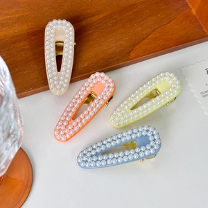 Elegant Acetate Faux Artificial Pearl Hair Clip Hollow Geometric Duckbill Clip For Women Stylish Commuter Daily Hair Accessory