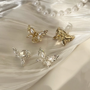 Elegante Mini Schmetterling Haarklammern Legierung Kunstperle Strass Kleine Haarnadeln Dekorativer Schmuck Für Damen Hochzeit