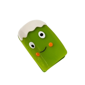 Pince à cheveux cartoon verte en acétate pour des coiffures polyvalentes et mignonnes