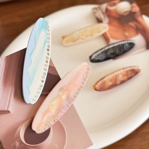 Barrettes à cheveux ondulées en acétate avec strass incrustés en divers coloris dégradés