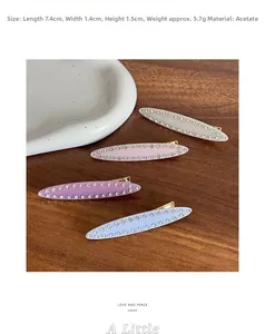 Détails macro de pinces à cheveux en acétate de cellulose avec strass et dimensions