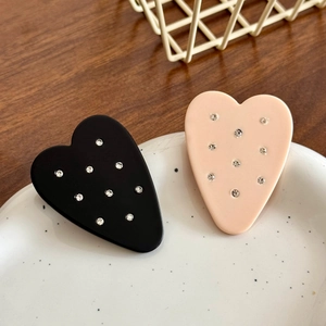 Minimalistische Herz-Haarklammern mit Strasssteinen in Schwarz und Rosa für Damen