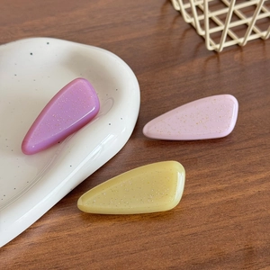 Three-piece colorful acetate teardrop hair clips with glitter finish for women