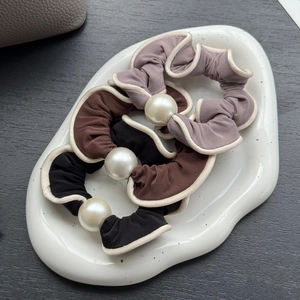 Elegant set of 3 oversized scrunchies with large pearls in grey-purple, brown and black