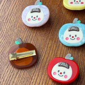 Barrettes à cheveux mignonnes en forme de pomme colorée en acétate avec petit sourire