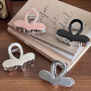 Elegant Electroplated Metal Heart Hair Claw Colorful Enamel Shark Clip For Women French Style Hair Fixing Accessories