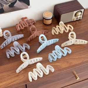 Large Resin Hair Claw Clips For Women French Style Marble Pattern Wave Shape Shark Clips Non Slip Hair Jaw Clips Accessories