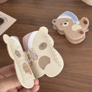 Graziosa clip per capelli a forma di orsetto in acetato color caffè con berretto da notte