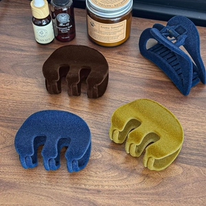 Pinces à cheveux floquées élégantes en bleu marine, marron et olive pour l'hiver