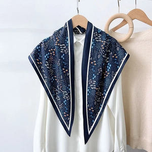 Elegant Women Satin Floral Print Triangle Scarf Vintage Contrast Border Lightweight Head Wrap Versatile Neck Shawl