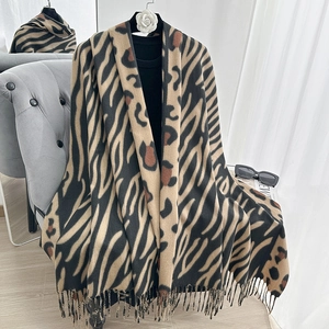 Bufanda con Estampado Animal para Mujer Moda Leopardo Cebra Poliéster Chal Largo con Borlas Calentador de Cuello de Invierno