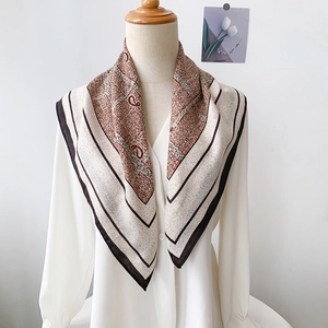 Bohemian Paisley Pattern Square Scarf Women Fashion Polyester Silk Feel Bandana Versatile Headscarf Elegant Neck Scarf Decoration