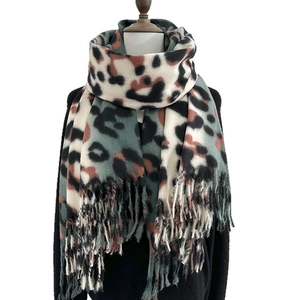 Fashionable leopard print pashmina scarf with fringe for women in autumn and winter colors