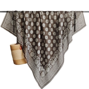 Châle ethnique marron café en coton et lin avec imprimé floral et détails à franges