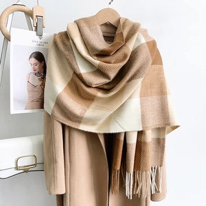 Écharpe à Glands à Carreaux pour Femmes Imitation Cachemire Douce Chaude Hiver Châle à Carreaux Mode Grande Écharpe Tour de Cou