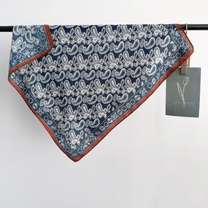 Vintage Paisley Print Square Scarf For Women Polyester Silk Like Neck Scarf Elegant Bandana For Spring Autumn Casual