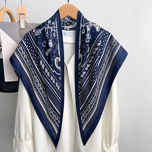 Women Vintage Paisley Print Twill Satin Triangular Scarf Elegant Chain Pattern Shawl Wrap For Daily Office Accessory