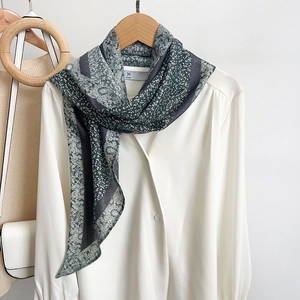 Retro paisley velvet long scarf for women with elegant floral print in dark green and grey
