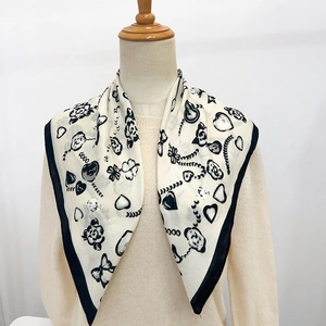 French Retro Polyester Satin Feel Square Scarf Flower Heart Printed Neck Scarf Elegant Autumn Fashion Wrap For Women