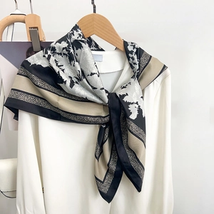 Élégant Carré de Soie en Satin de Polyester Imprimé Femmes Châle Motif Floral Botanique Foulard de Banlieue Polyvalent
