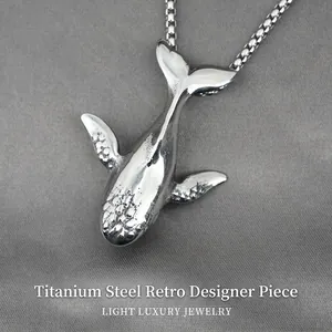 Collier Pendentif Baleine en Acier Titane Vintage pour Homme Bijoux Océan Animaux Rétro Style Industriel Cadeau
