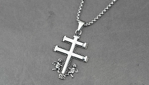 Pendaglio a doppia croce gotica in argento con angeli a rilievo e catena box
