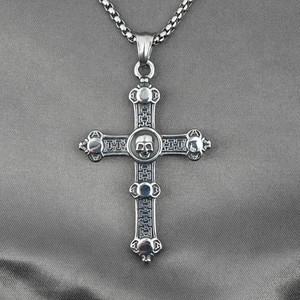 Retro gothic skull cross pendant necklace in vintage silver steel with a box chain