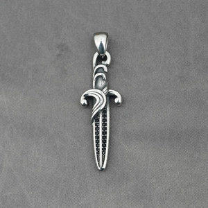 Vintage Gothik Dolch Schwert Anhänger Halskette Titanstahl Antik-Finish Strass Eingelegt Schmuck Für Herren Damen Tägliches Accessoire