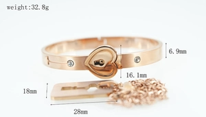Detailed size parameters of rose gold heart lock bracelet and key necklace set with zircons