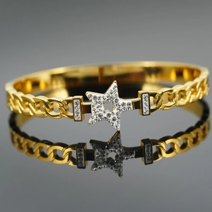 Light Luxury Titanium Steel Star Bracelet Gold Plated Rhinestone Inlaid Bangle Fashionable Cuban Chain Design Women Jewelry