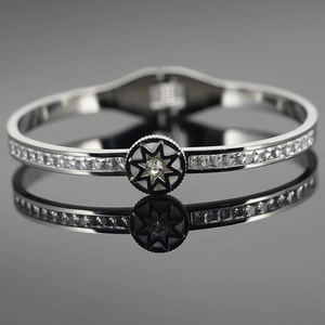 Bracelet Jonc à la Mode en Acier au Titane avec Étoile en Strass pour Femme Couleur Argent Géométrique Bijoux Élégants