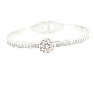 Bracelet jonc en acier titane argenté avec cristaux double rang et motif étoile à huit branches