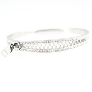 Silver zipper bracelet in titanium steel with pave crystals and metal puller detail