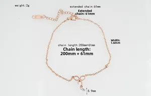 Détail de la chevillère nœud en or rose avec pendentif en zircon et chaîne d'extension réglable