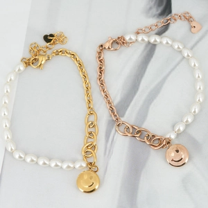 Bracelet d'épissage de Künstliche Perles en Acier Inoxydable pour Femmes avec Charme de Visage Souriant Rond Bijoux de Mode
