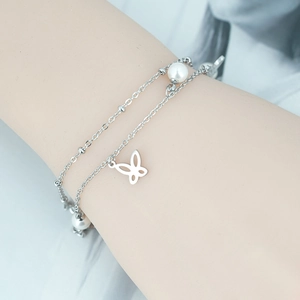 Bracelet double couche en acier titane argenté avec pendentif papillon et perles