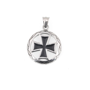 Pendentif rond en acier inoxydable avec croix de fer noire et bordure gravée