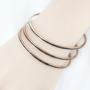 Joncs en Acier au Titane Or Rose Zircone Noire pour Femmes Minimaliste Mode Bijoux Superposables
