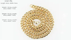 Détail de chaînes cubaines dorées de 9 mm à 14 mm de large avec fermoir mousqueton