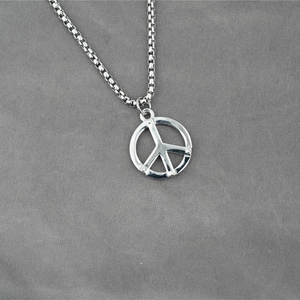 Collier avec pendentif signe de paix rétro en acier inoxydable et chaîne gourmette pour adultes