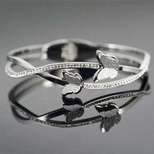 Minimalistische Titanium Stalen Vlinder Armring Voor Vrouwen Zilveren Kleur Strass Mat Opening Mode Sieraden Cadeau
