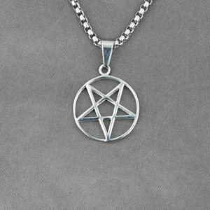 Collana con Ciondolo a Pentagramma in Acciaio al Titanio Vintage per Uomo Donna Gioielli a Cerchio a Stella Cava Punk Gotico Regalo Accessorio Hip Hop