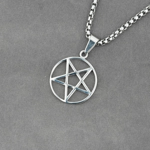 Collana con ciondolo a pentagramma vintage in acciaio inossidabile e catena d'argento