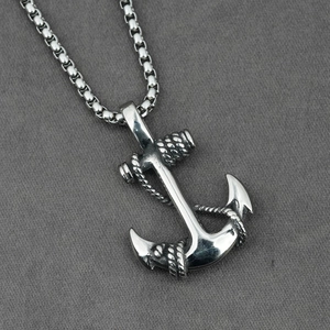 Pendentif ancre argenté poli avec détail de corde et chaîne à billes robuste pour hommes